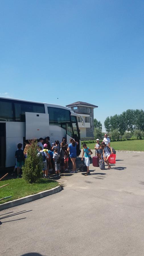 Pensiunea Georgia Lunguletu Luaran gambar