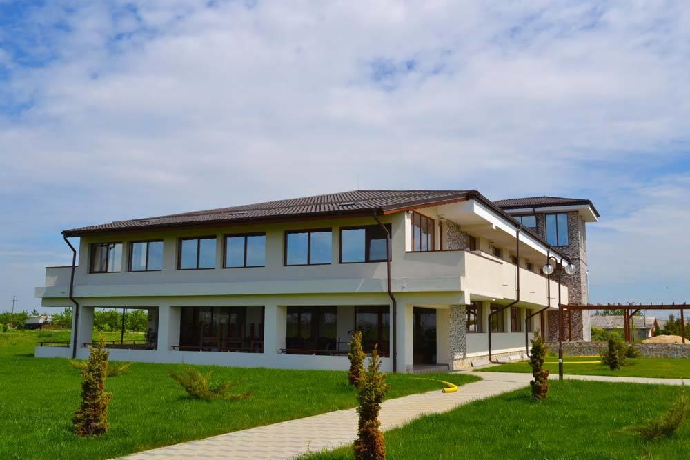 Pensiunea Georgia Lunguletu Luaran gambar